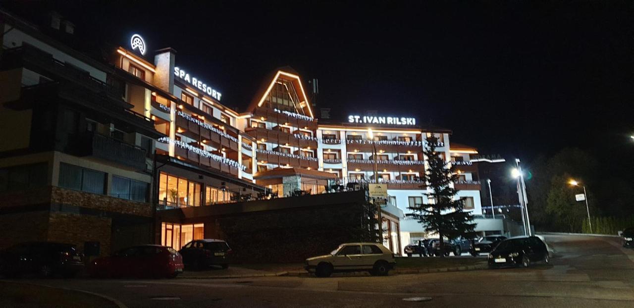 Free Spa В Св. Иван Рилски - Сладък Дом Сред Лукс Bansko Buitenkant foto