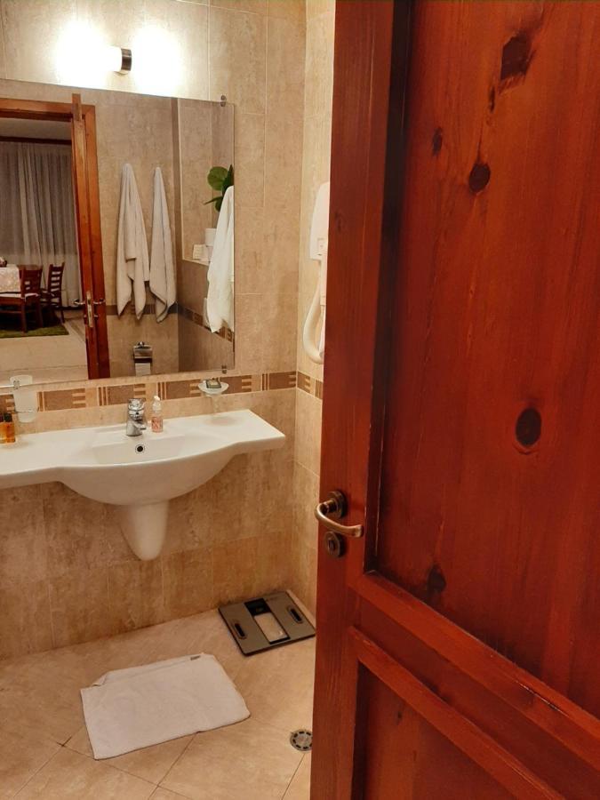 Free Spa В Св. Иван Рилски - Сладък Дом Сред Лукс Bansko Buitenkant foto