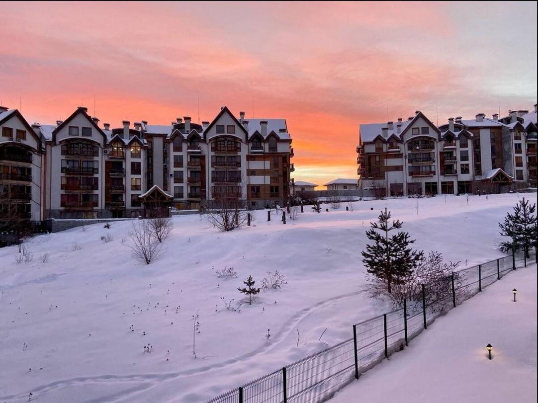 Free Spa В Св. Иван Рилски - Сладък Дом Сред Лукс Bansko Buitenkant foto